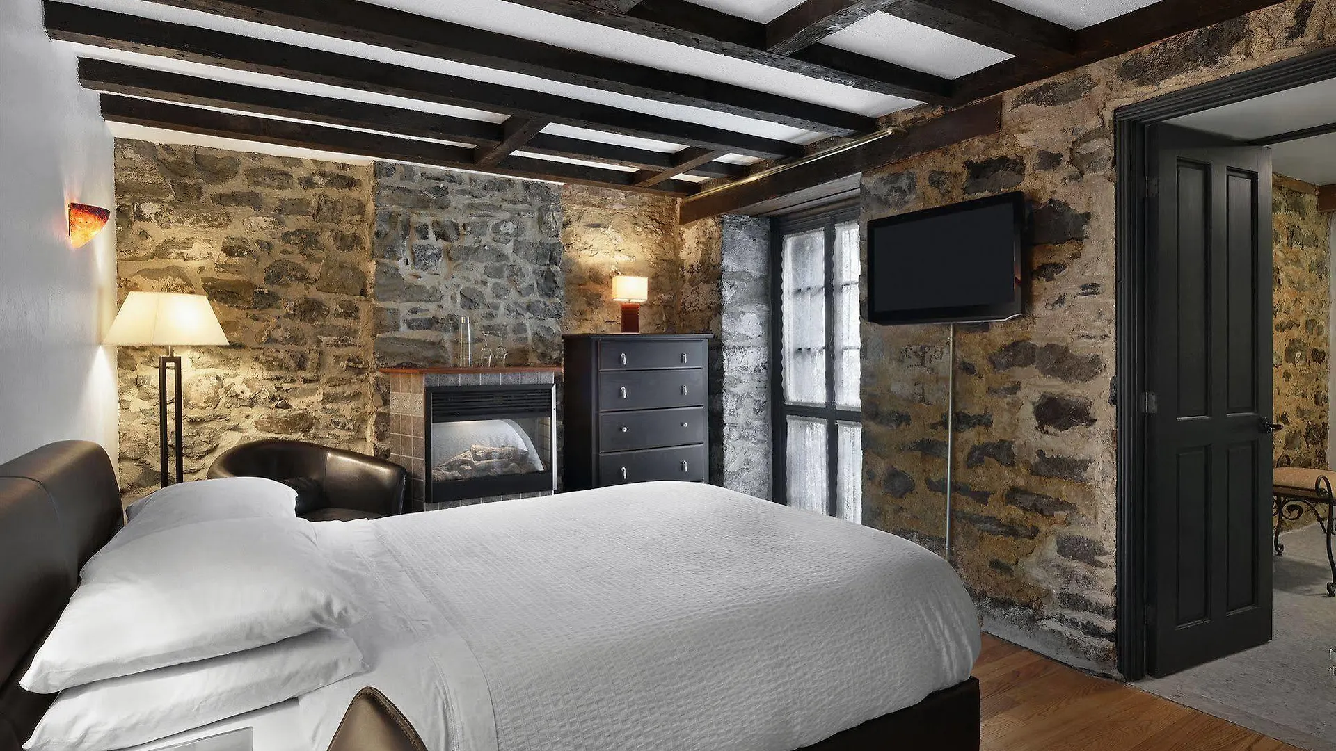 Hotel Épik Montréal Inn